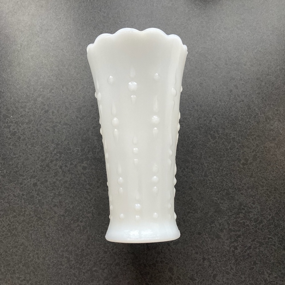 Vintage Anchor Hocking Teardrop and Pearl Milk Glass Scalloped  Vase